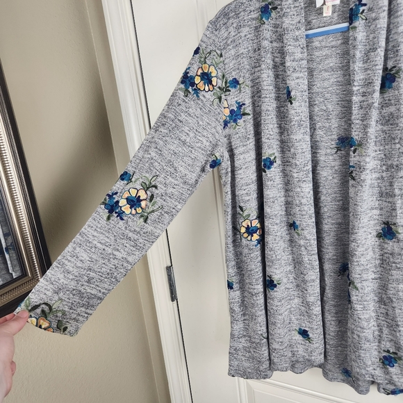 Fig and Flower Open Front Embroidered Cardigan Size L - Picture 8 of 8